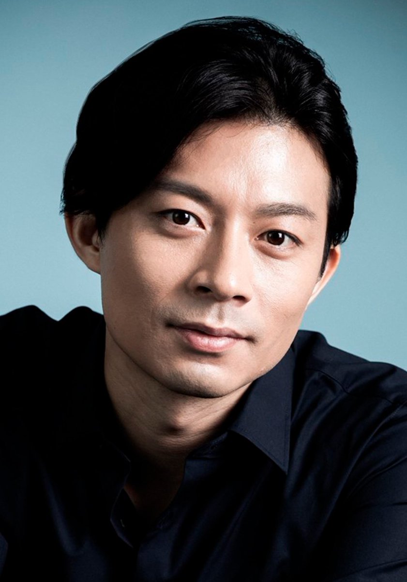 spice_stage's tweet photo. 舞台『魍魎の匣』主演の橘ケンチが「京極堂」に！　内田朝陽、高橋良輔、北園涼ら第二弾キャスト＆配役が決定 #魍魎の匣 #京極夏彦 #橘ケンチ #内田朝陽 #高橋良輔 #北園涼 https://t.co/O4ZnaT35j9 https://t.co/B006KJNGg6