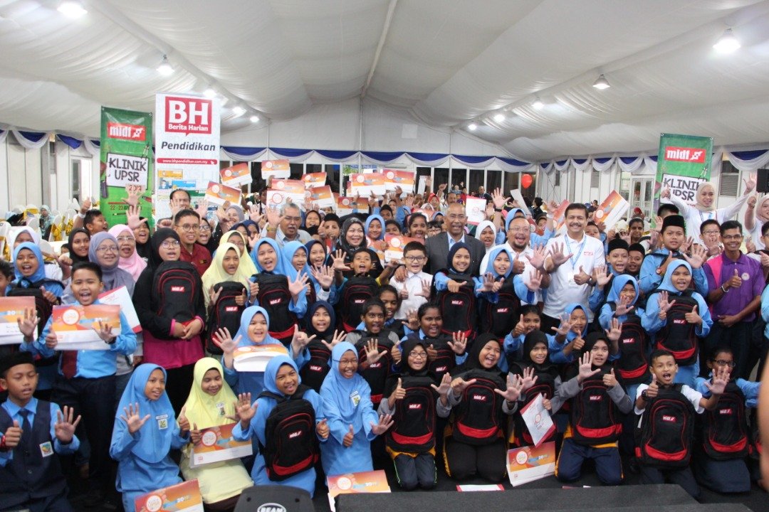 MIDFGroup's tweet image. Seramai 200 orang murid daripada 50 buah sekolah rendah di sekitar Kuala Muda dan Yan menyertai Klinik UPSR sempena Minggu Saham Amanah Malaysia 2019.Klinik UPSR merupakan program tanggungjawab sosial korporat (CSR) MIDF. All the best adik-adik! #MSAM2019 #midf #KlinikUPSR #BH