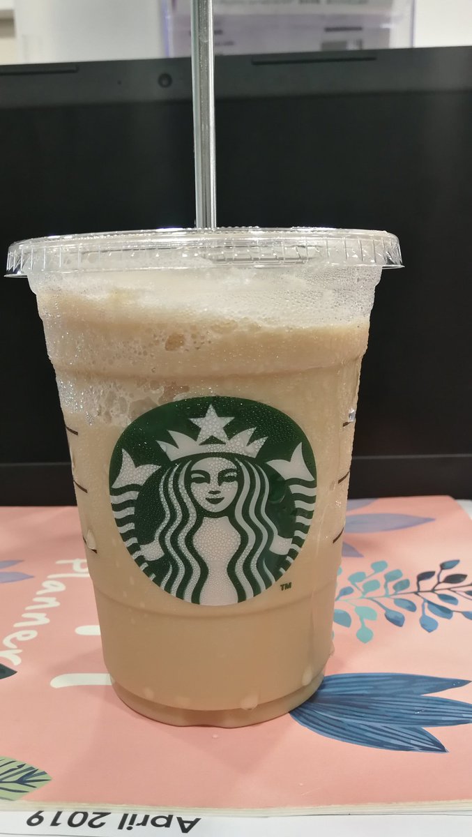Angies_Me's tweet photo. Starbucks to pull through the last hour https://t.co/PYtD5rEn7R
