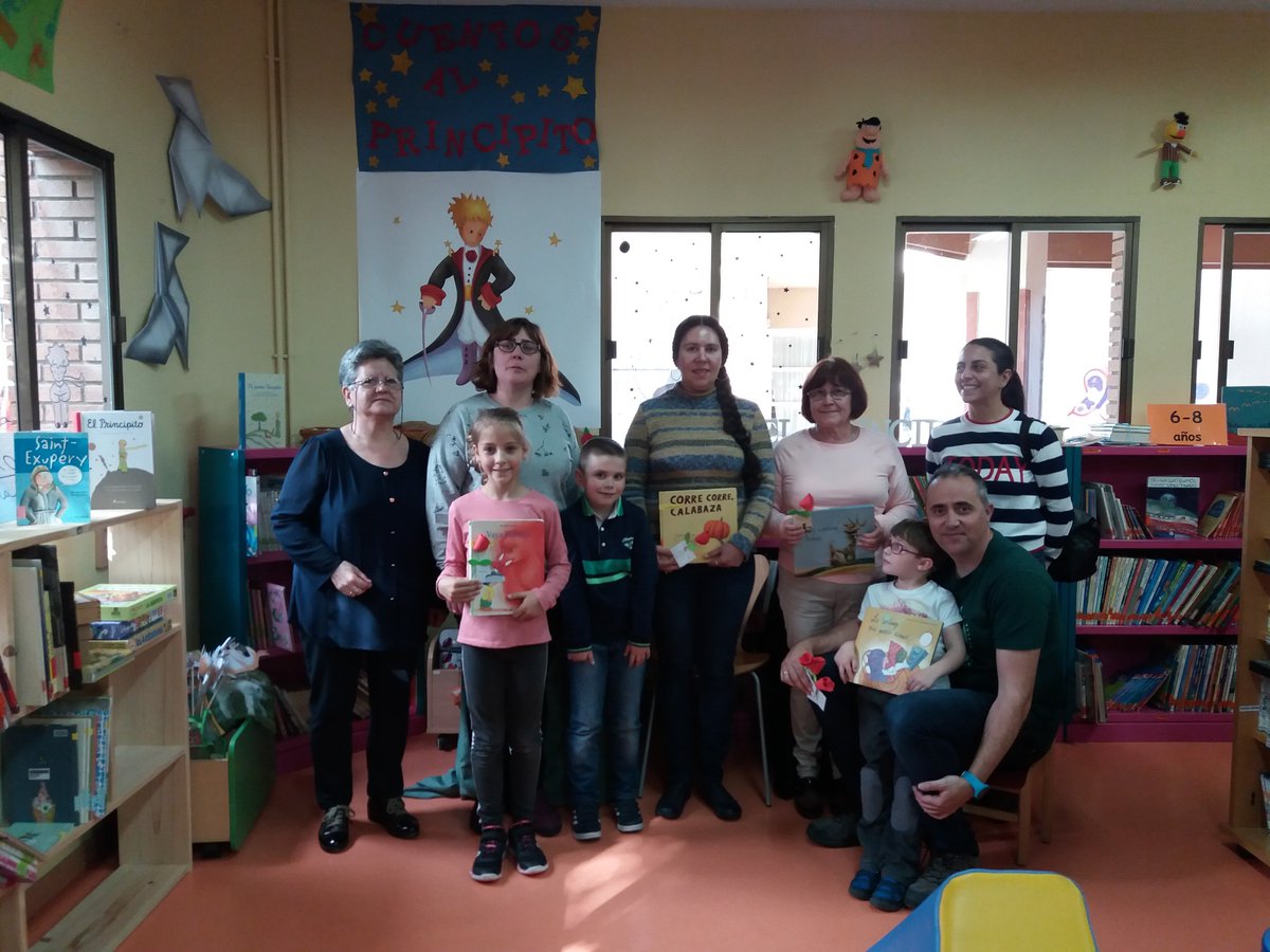 BpmLUISRIUS's tweet photo. Ayer pasamos una tarde maravillosa con CUENTOS AL PRINCIPITO ¡gracias a todos los que nos acompañasteis! ¡más de 100 personas! muy especialmente a los que dedicaron su tiempo en colaborar con nosotros, contando y haciendo posible que la biblioteca quedara tan bonita ¡mil gracias! https://t.co/XsZ6nMrXfY