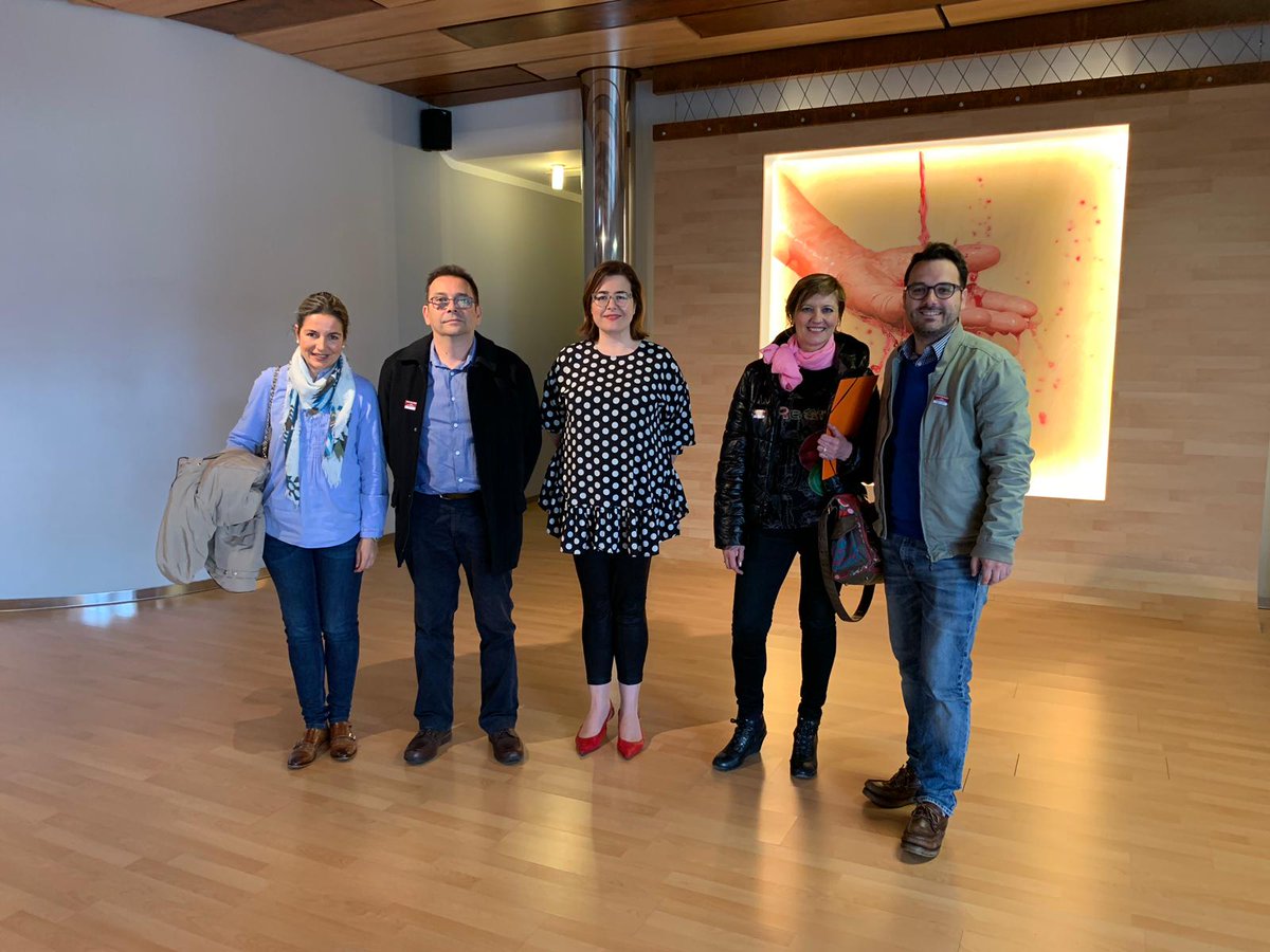 LanzaReal's tweet photo. Ayer compañeros de @Lanzaderas_EES tuvimos el privilegio de ser recibidos por Pilar Baeza, Técnico de RR.HH. de @felixsolisgrupo empresa líder en el sector vitivinícola a nivel provincial y con una enorme proyección nacional e internacional.
#BusquedaActivaEmpleo @Lanzaderas_EES https://t.co/k0zEZPOg2X