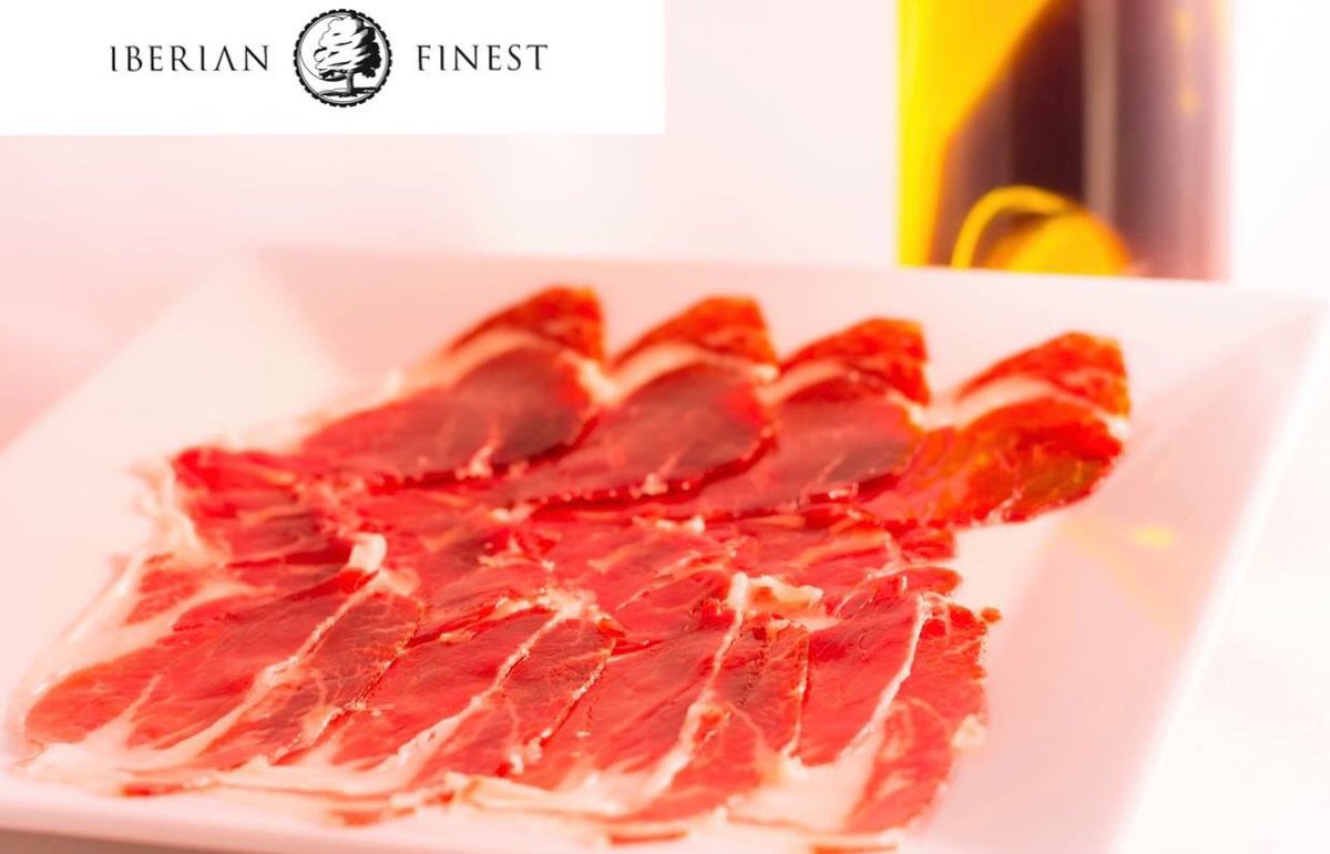 IberianFinest_'s tweet photo. Semana de concordia pese a las diferentes sensibilidades políticas. Con una buena ración de jamón y un vino los grandes problemas del país estarían resueltos o en vías de hacerlo. 

#iberian #jamon #iberico #iberianfinest #gastronomia #jamoniberico #jamonmaximacalidad https://t.co/taJKOmKd7L