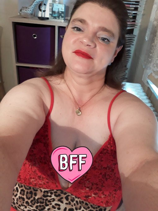 Jetzt live im Chat bei https://t.co/dgyvHsOvgg besuche mich im Chat und lass uns Spa&szlig; haben. Freue mich<a href="/tag/girl"class="tags"><span>#girl</span></a><a href="/tag/webcam"class="tags"><span>#webcam</span></a><a href="/tag/chubby"class="tags"><span>#chubby</span></a><a href="/tag/camgirl"class="tags"><span>#camgirl</span></a><a href="/tag/milf"class="tags"><span>#milf</span></a><a href="/tag/br%C3%BCste"class="tags"><span>#br&uuml;ste</span></a><a href="/tag/fetisch"class="tags"><span>#fetisch</span></a>