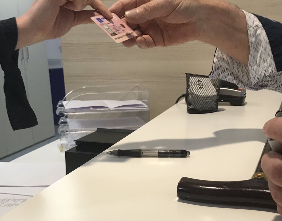 Dank aan #CBR dat mijn vader vandaag na 11 maanden weer mag rijden. Maanden mantelzorg, taxiën, onnodig afhankelijk!  #chaos #gedupeerd #gezondheid <a href="/ZEMBLA/">Zembla</a> @CBRcommunicatie