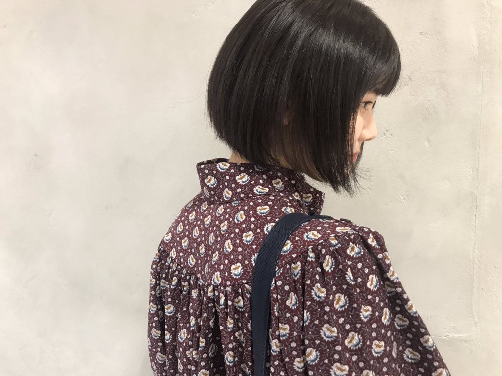 すーんごく私事ではありますが
仲のいい美容師さんに切ってもらいました
伸ばそうとおもいましたが
短い方が性に会うみたいです