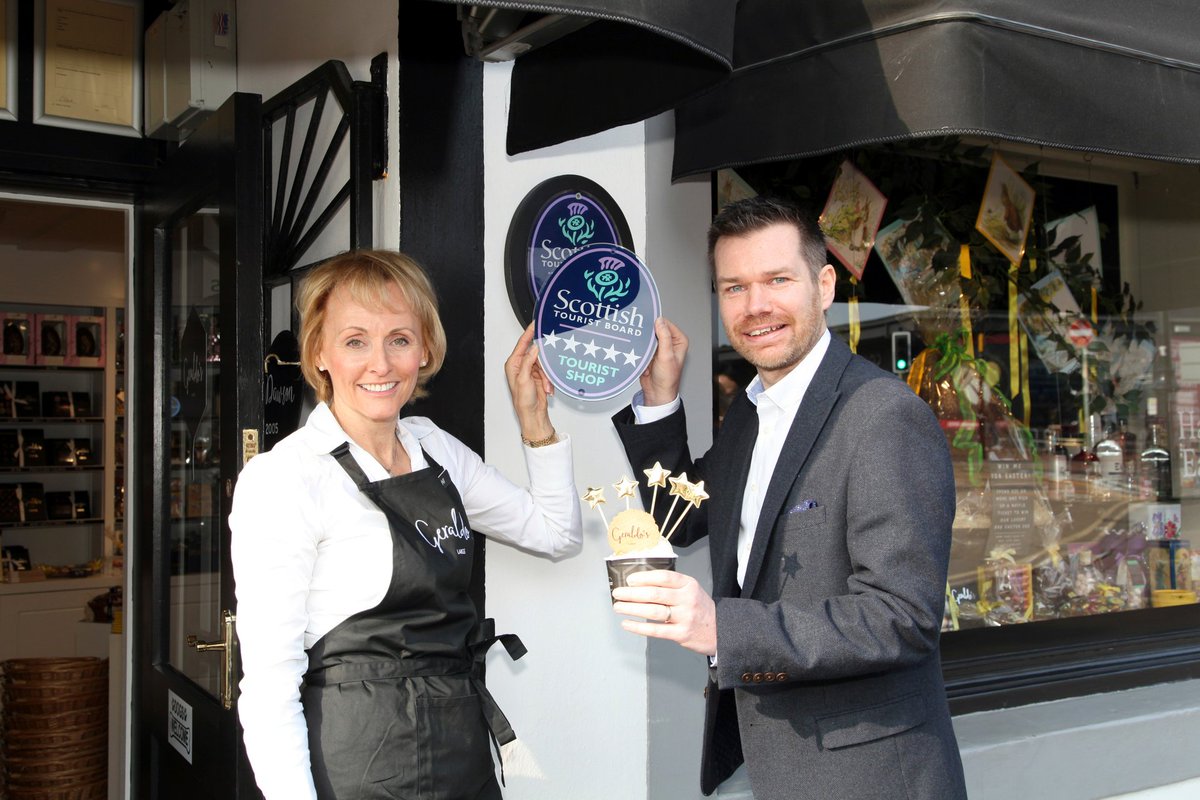 VisitScotNews's tweet photo. Family business @Geraldos_Largs has become #Ayrshire's first ever ⭐️⭐️⭐️⭐️⭐️ Tourist Shop! The shop produces its own luxury ice-cream and specialises in handmade chocolates, premium spirits and a range of seasonal gifts 🍨🎁🍾https://t.co/V2rd6AyuUI https://t.co/yKqlGKils8