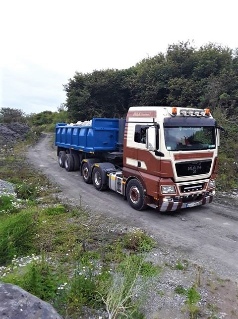 MANTruckBusIre's tweet photo. #OperatoroftheWeek📣
Mike Shanahan originally bought this 2012 TGX 480 from Scotland.
It has travelled a whopping 730,000km.
With stunning red/cream push button interior this truck specialises in quarry work and also transports bulk animal feed from Foynes Port. Some #MAN 💪 https://t.co/wOmXUFcNbn