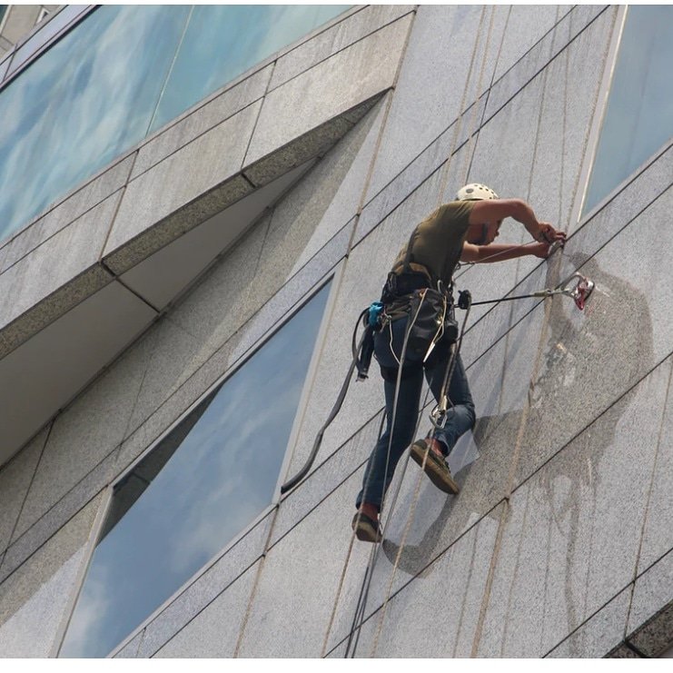 Sweeping hands / HOUSEKEEPING (Sweeping_hand) Twitter