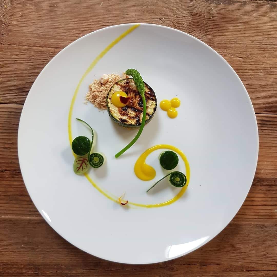 Woensdagochtend, het weer is nu wat minder maar wat schijnt, tijdens de periode van 15 t/m 30 mei wordt het prachtig weer! Kom dus lekker in het zonnetje genieten van een lekkere lunch of diner met heerlijke asperges! Wie zien we daar?? aspergesopdevelden.nl