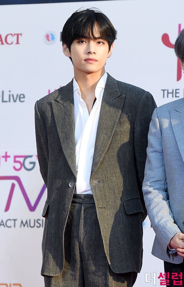 taehyungpic's tweet photo. 190424
—
🐯👑

#BBMAsTopSocial BTS 
#방탄소년단 #뷔 #방탄소년단뷔 #태형 #BTS #V #BTSV #taehyung @BTS_twt https://t.co/01ILEzRF04
