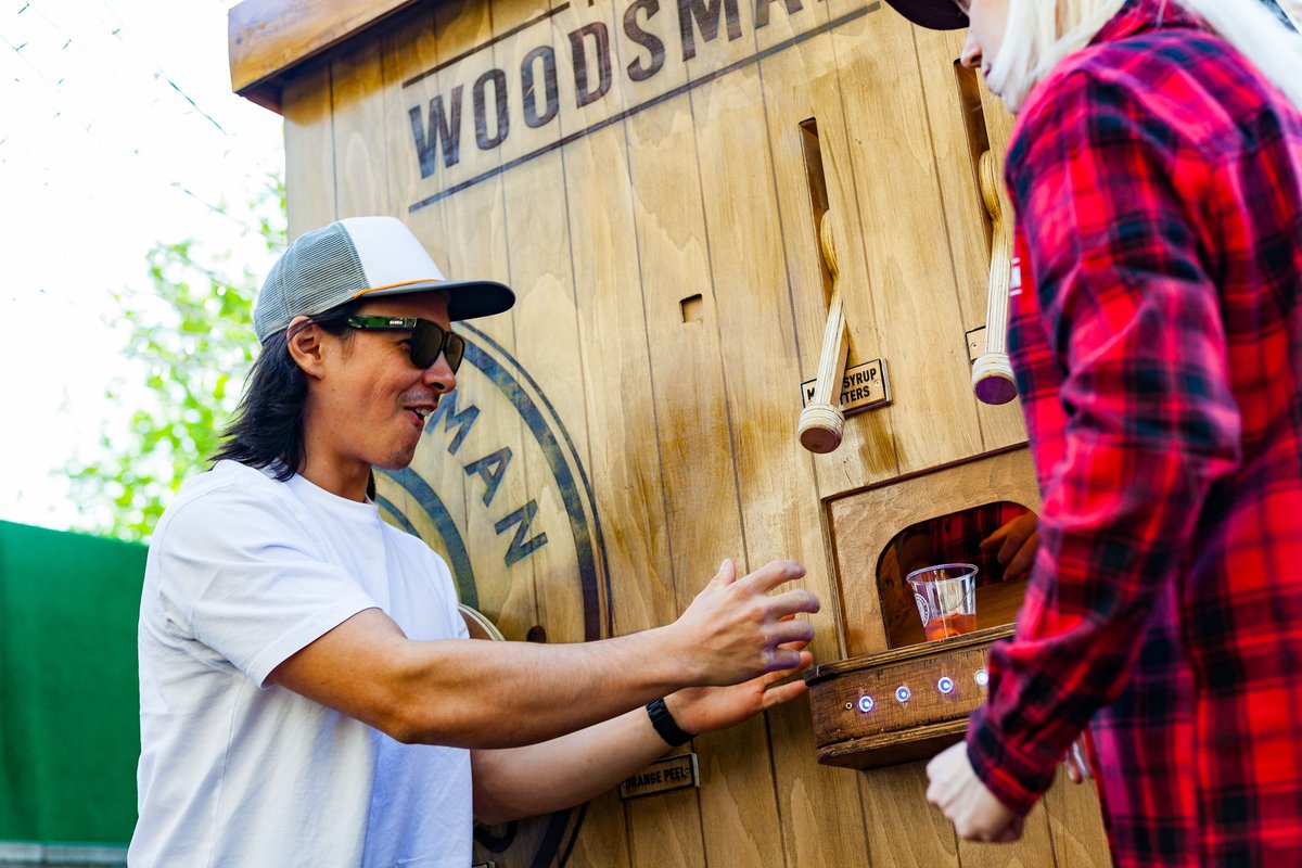 WoodsmanWhisky's tweet photo. An Old Fashioned dispensed every minute. Now that's service. Cheers to all the folk that came down to London @underbellyfest, it was a pleasure.
Next stop #Newcastle @bierkellerncl on the 26th and @TyneBankBrewery on the 27th. #iwood🥃 https://t.co/0baNZzyO3J