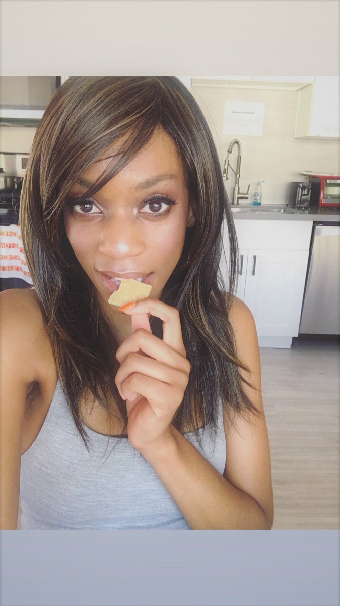 RoselyFoxe's tweet photo. “All you need is love. But a little cookie now and then doesn't hurt.” 
#girlsfromstudio20 #cookie 
#Sexy https://t.co/sDM2NQCbIx