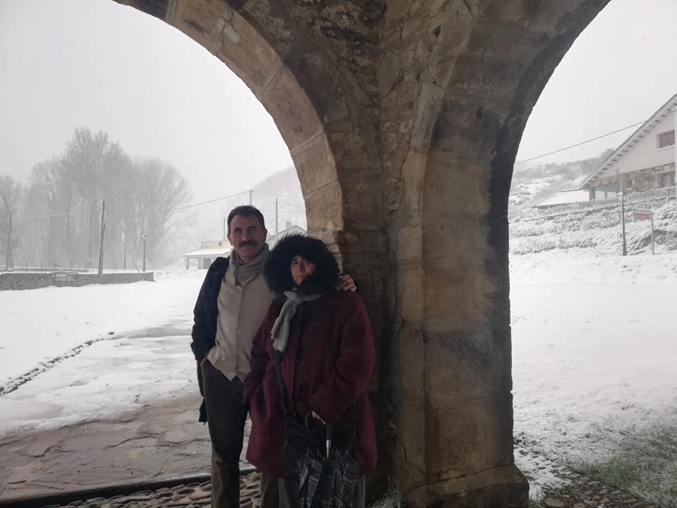 PerniaLa's tweet photo. Volvemos a amanecer con esta estampa, estos visitantes tan valientes vienen desde Navarra a conocer la colegiata de San Salvador de Cantamuda, muchas gracias!! https://t.co/3okbwdBrDs
