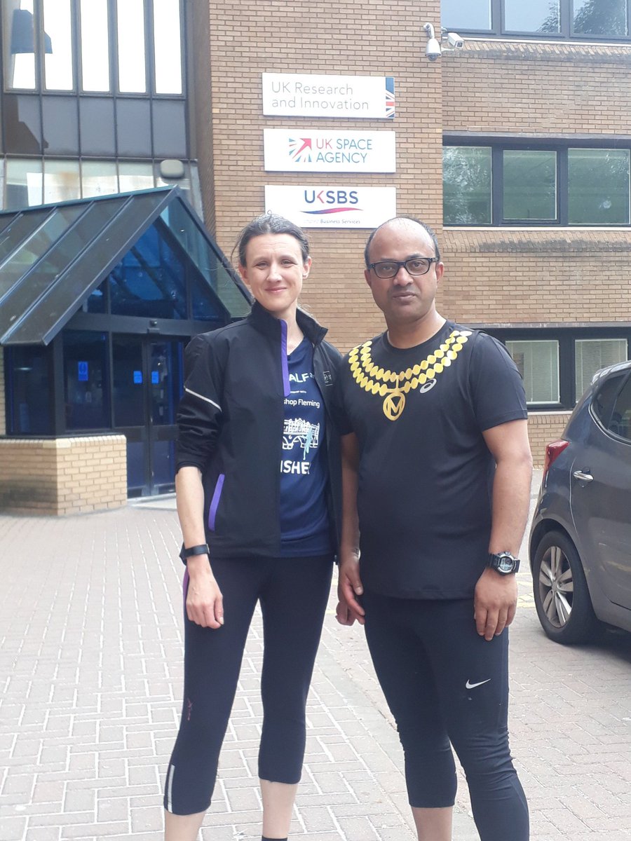 With Mayor @junabali about the start the next leg of his epic #Swindon marathon to raise funds for @swindonharbour @TwigsSwindon & @Swindon105_5 .He's already done 10 miles and still looking good