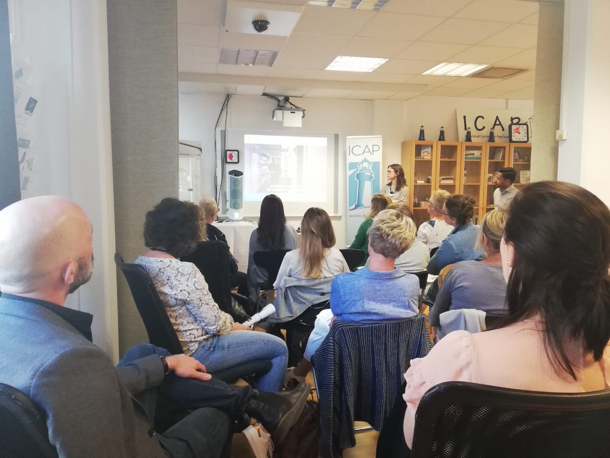 ICAPAB's tweet photo. Fantastiska Evelina berättar om sin resa från avslutade studier fram till jobb. Jobb handlar om så mycket mer! det handlar om identitet, sociala möten och skräckfyllda fikarasten. Seminarium om tekniska hjälpmedel https://t.co/NWx9GBhtzQ #hjälpmedel #arbetsterapi @Arbetsformed https://t.co/t9U0r68WPb