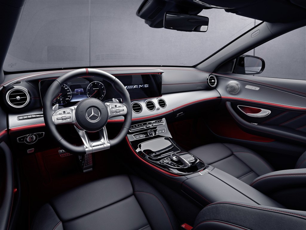 MercedesAMG's tweet photo. Tastefully elegant with a large dose of sportiness! The Mercedes-AMG E 53 4MATIC+ features two elegant transverse fins and high-gloss black 48.3 cm (19'') AMG 5-spoke light-alloy wheels that will turn heads!

[Csn: 8.7-8.6 l/100 km | CO2: 200-197 g/km] https://t.co/ZOAIYgwk2U