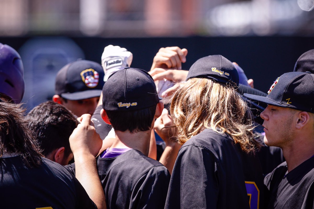 JDigosPhoto's tweet photo. Carry on. Together. 

#YearOfTheRabbit

🐇⚾️ https://t.co/xXOg9MKce5