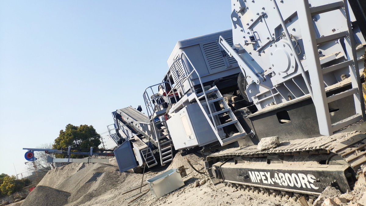mpexcorporation's tweet photo. #MPEX tracked mobile #crushing & #screening #plants provide high production without sacrificing mobility and are ideal for on-site crushing. #crusher #mobilecrusher #screens
https://t.co/LwrYU9GDyl https://t.co/Thqe8Ocxi2