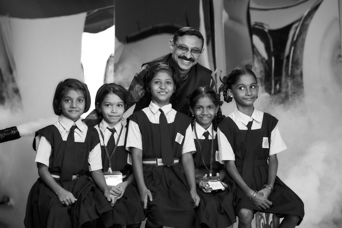 MahindraIR's tweet photo. Showing a rare ability to embody personal leadership in the triple bottomline, @parthvs, M&amp;M Group CFO &amp; CIO raises a whopping Rs1.39cr (highest fundraiser) for the noble cause of @nanhikali - providing quality education to underprivileged girls. 

https://t.co/tkNuBRvRqv https://t.co/ROd0n3w8D1