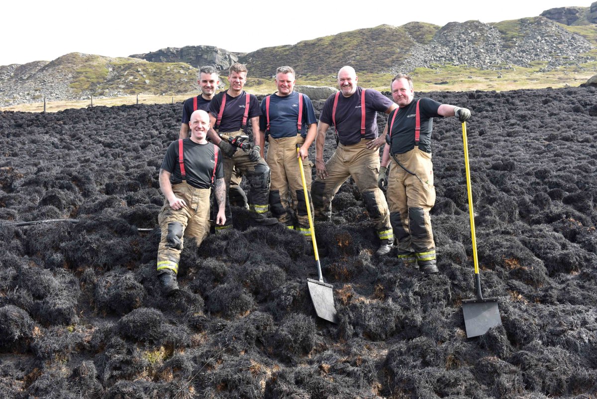 Pic from yesterday of crews working hard in Meltham tackling wildfires. It was arduous work but they were still smiling! Thanks also to colleagues from other brigades who came to assist <a href="/MerseyFire/">Mersey Fire</a> <a href="/CumbriaFire/">Cumbria Fire & Rescue Service</a> <a href="/SYFR/">South Yorkshire Fire</a> <a href="/NorthYorksFire/">North Yorkshire Fire & Rescue Service</a> <a href="/manchesterfire/">Greater Manchester Fire and Rescue Service</a> <a href="/MarsdenmoorNT/">Marsden Moor</a> <a href="/unitedutilities/">United Utilities</a>