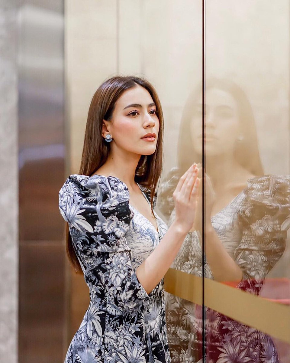 You can‘t change the beginning but you can start right where you are and change the ending.. ✨ @.jordwphoto @laboutique_official
