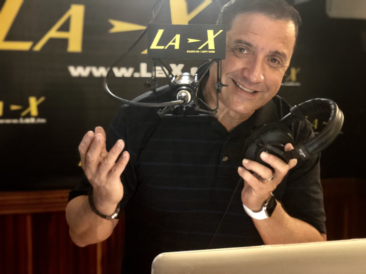 redshadowpr's tweet image. Buenos Dias! Desde mi #habitat #laxpr #radio #puertorico #redshadowpr 🎤🎧🇵🇷🖤