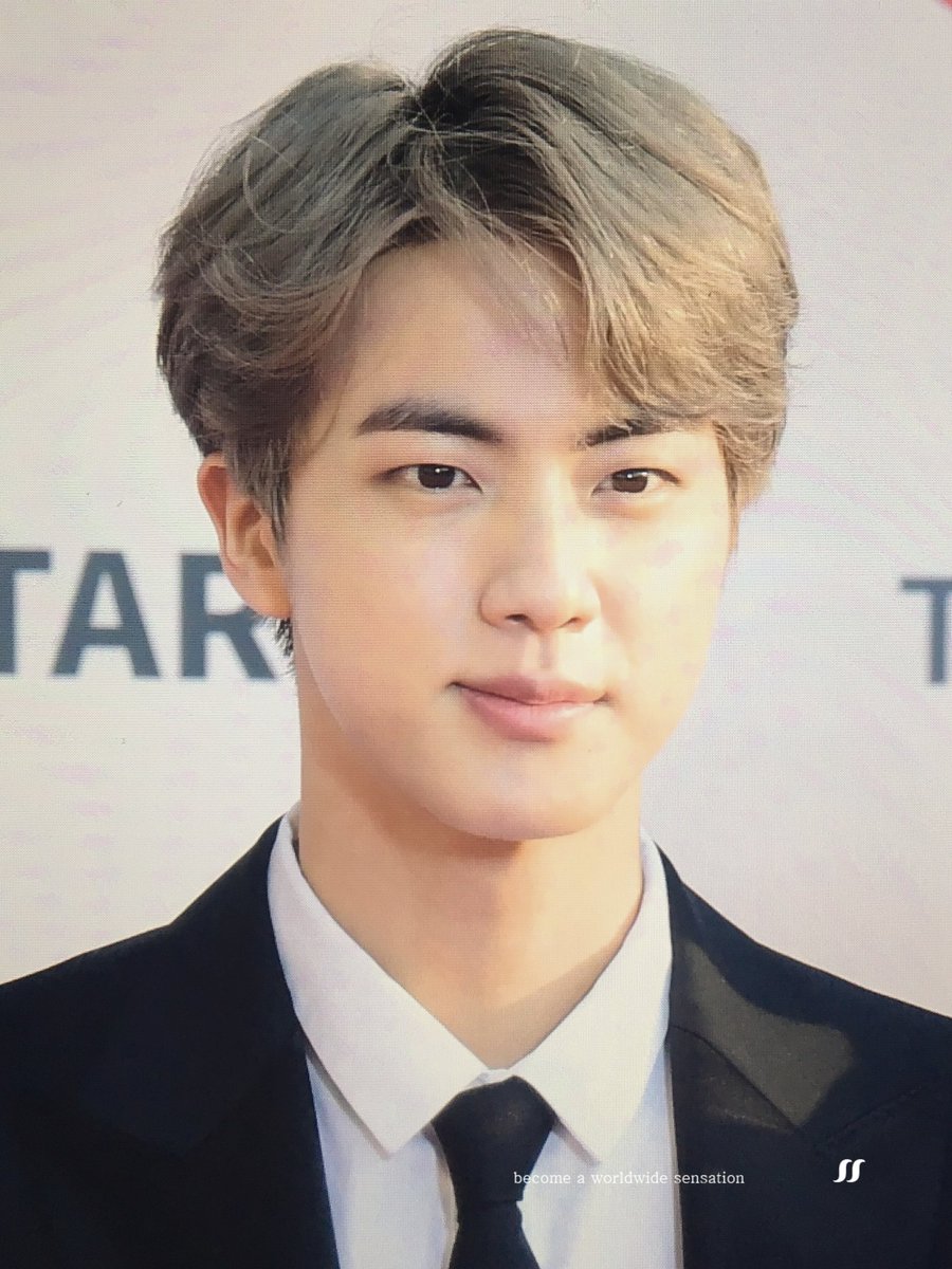 sensation1204's tweet photo. 190424 #worldwidehandsome #BTS #JIN #슥찌니 🙊🙊
#BBMAsTopSocial BTS @BTS_twt https://t.co/XqQUmeFf66
