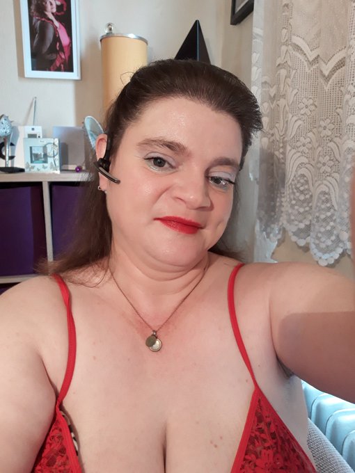 Jetzt live im Chat bis 14 Uhr noch. Besuche mich bei https://t.co/i7CxIRl9B7 und lass uns Spa&szlig; haben<a href="/tag/girl"class="tags"><span>#girl</span></a><a href="/tag/webcam"class="tags"><span>#webcam</span></a><a href="/tag/molly"class="tags"><span>#molly</span></a><a href="/tag/camgirl"class="tags"><span>#camgirl</span></a><a href="/tag/milf"class="tags"><span>#milf</span></a><a href="/tag/br%C3%BCste"class="tags"><span>#br&uuml;ste</span></a><a href="/tag/fetisch"class="tags"><span>#fetisch</span></a>