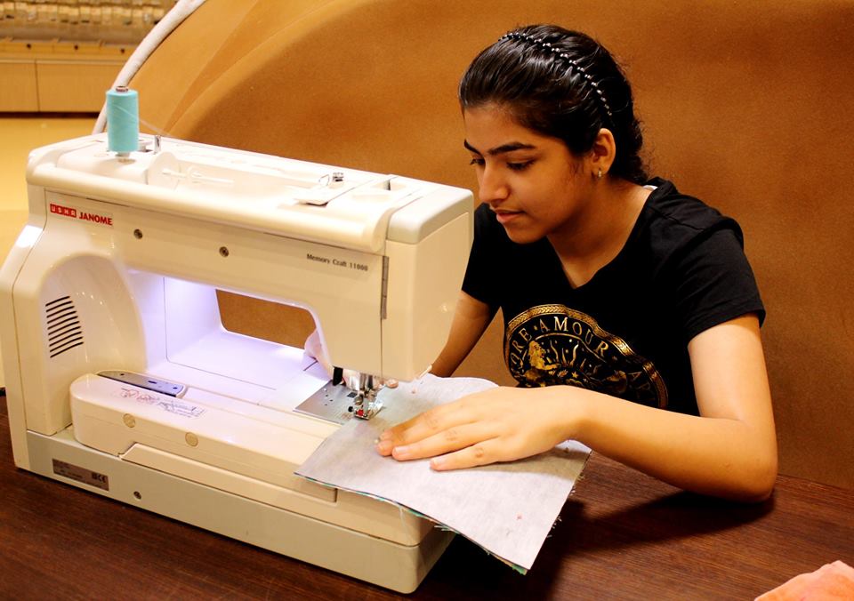 ushasewofficial's tweet photo. Friends who sew together, bond forever! It is a great hobby to have. Here's a snippet of kids, having fun while sewing at #TheHab by Usha
Learn Sewing at https://t.co/Epk6Ghqhns
#UshaSewingMachine #LearnAndCreate #SummerHobby #ANewSkill #LearnSewing #SkillforBoys #SkillforGirls https://t.co/2I8KqQzSMw