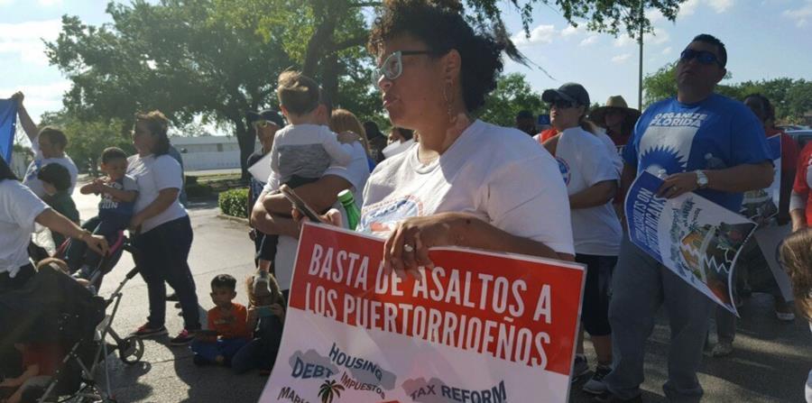 Activistas protestan en Orlando a favor de Puerto Rico elnuevodia.com/corresponsalia…