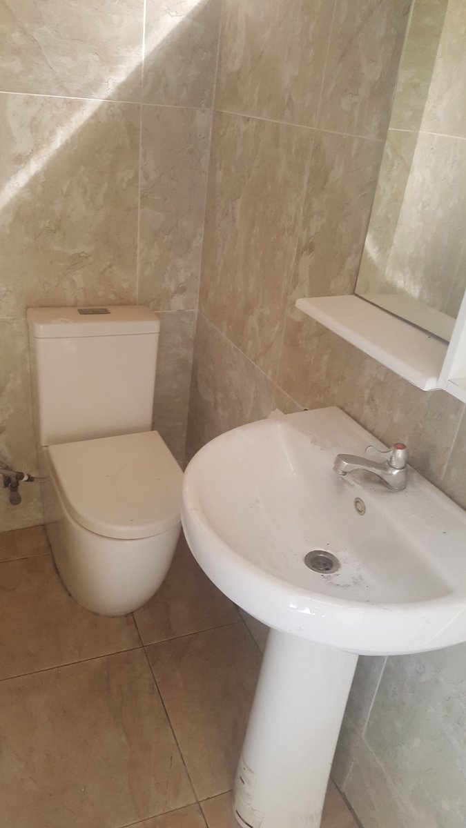 Lamashventure's tweet photo. This Contemporary Luxury  4bedroom  SEMI  Detached  Duplex in Lekki  for sale.
Price: 45m 
Location: Ikota Villa Estate 
For More information on this and other luxury  homes in Lekki .
Contact us Directly 
08063301300. https://t.co/HxFhZLS1PF