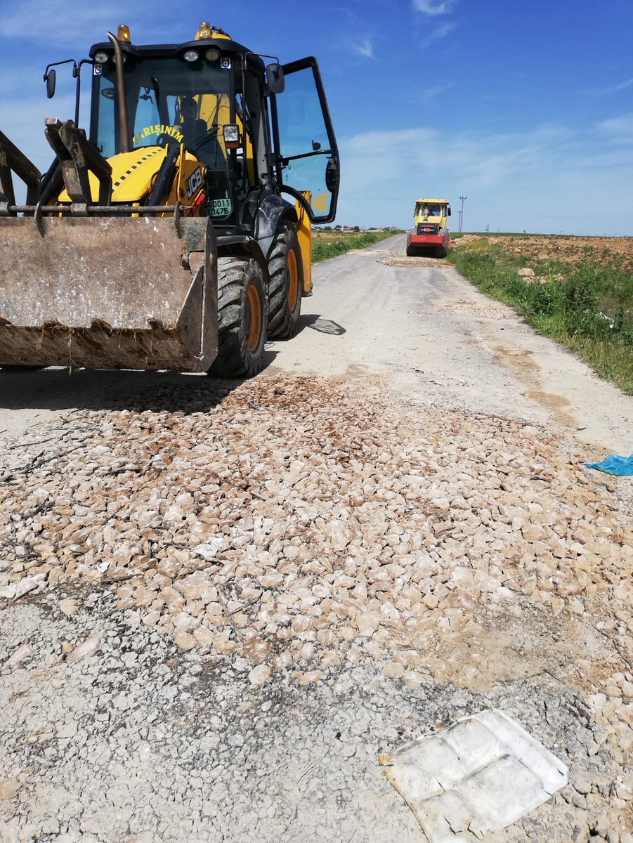 sbbkirsalyollar's tweet photo. Akçakale İlçesi; Cevher Mahallesinde Deforme Olan Yolun, Bakım ve Onarım Çalışmaları Tamamlanmıştır.
@zabeyazgul 
#BüyükşehirHerYerde https://t.co/1TT6wIOnUN