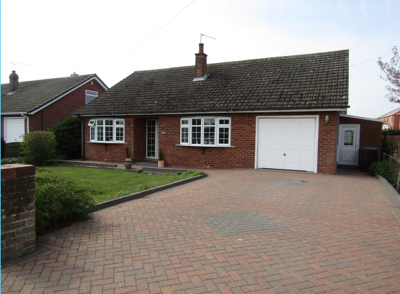 HuntersDN21's tweet photo. ‼️NEW INSTRUCTION‼️
Brickenhole Lane, Walkeringham - £230,000

Hunters are pleased to offer a 3 bedroom detached bungalow situated in the highly regarded village of Walkeringham with excellent access to the amenities!

📞 Call us today to arrange a viewing - 01427 616118 https://t.co/eJLX6cvgdI