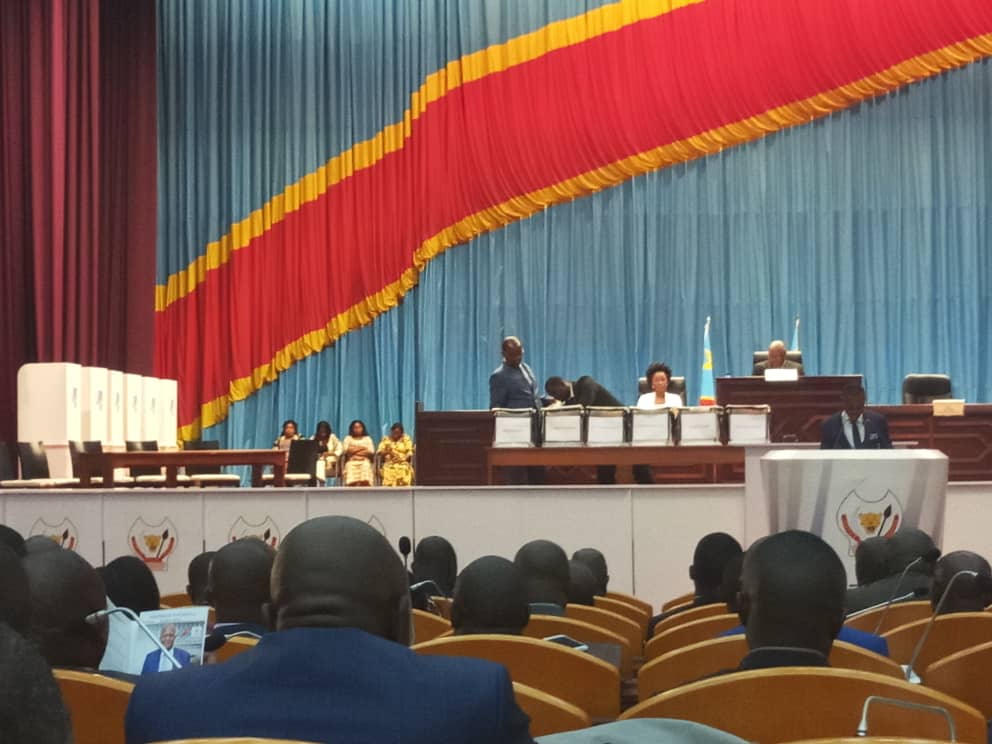 AyobSafro's tweet photo. Élection du bureau définitif @AssembleeN
Vers une victoire certaine de la coalition @FCC_RDC et @CoalitionCach à travers son ticket gagnant @JeanineMabunda @kabund_jmkkrock @nkolobalama #Alfani #Mbuyu #Unyon https://t.co/f7M4SdguBw