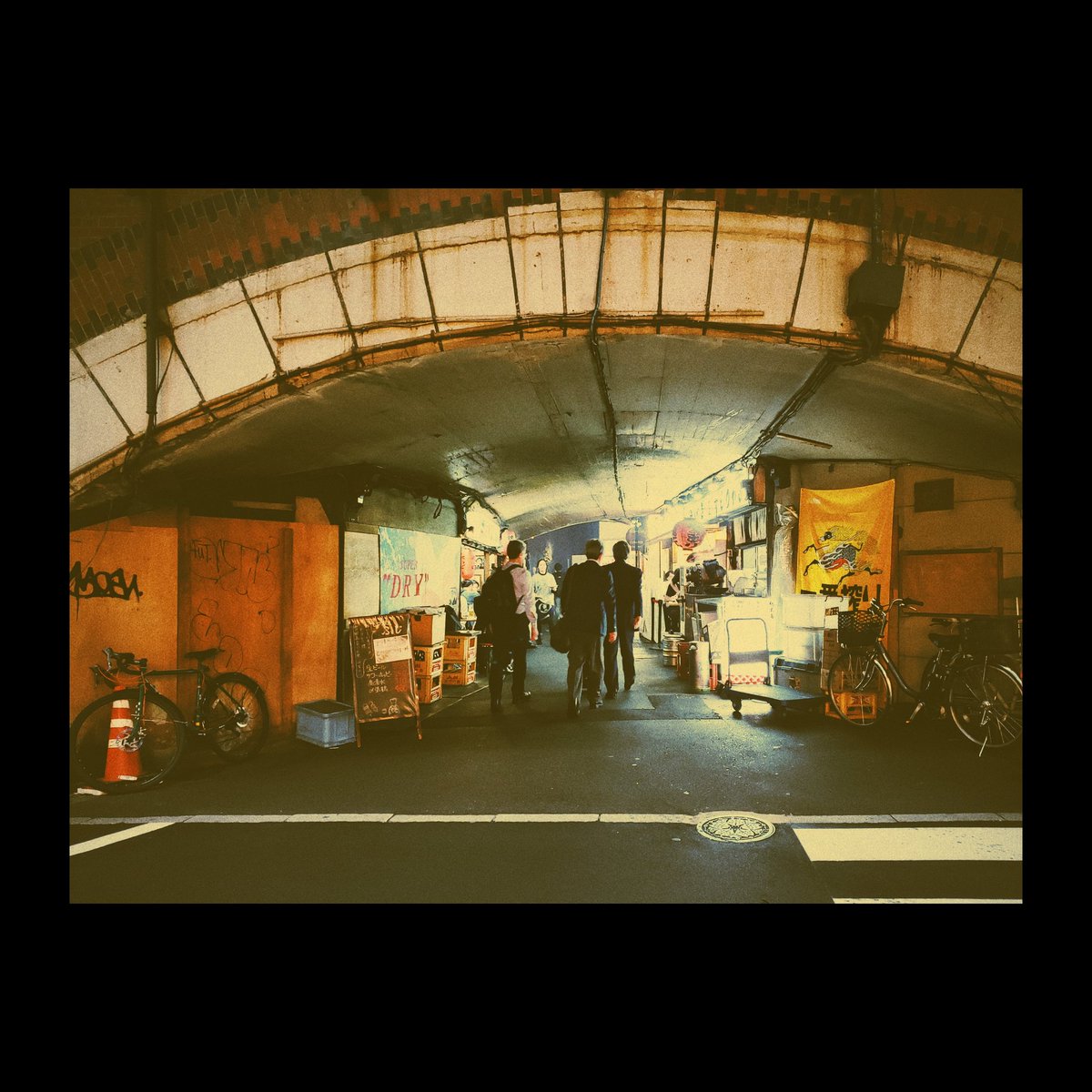 OonoTity's tweet photo. 【侵色】今日は美味しそうな匂いを辿って…もつ屋さんを黄色(千葉色)に染めてきました〜🍻🍻🍻
#黄色計画 #千葉
・
・
#東京 #美味しそうな匂い #もつ #居酒屋 #vscocam #galaxynote9 #japan #japan_photo_now #tokyo #delicioussmell #with #izakaya
#写真好き #写真好きな人と繋がりたい #reco_ig https://t.co/4KfpqADWhP
