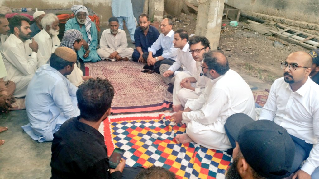 khattak_noman's tweet photo. Advisor law ,information and Anti-corruption @murtazawahab1 and Minister LG Sindh @SaeedGhani1 offering condolences with heirs of #AsmatJunejo ,assured them full support justice will be done iA https://t.co/9rjQDHM6YQ
