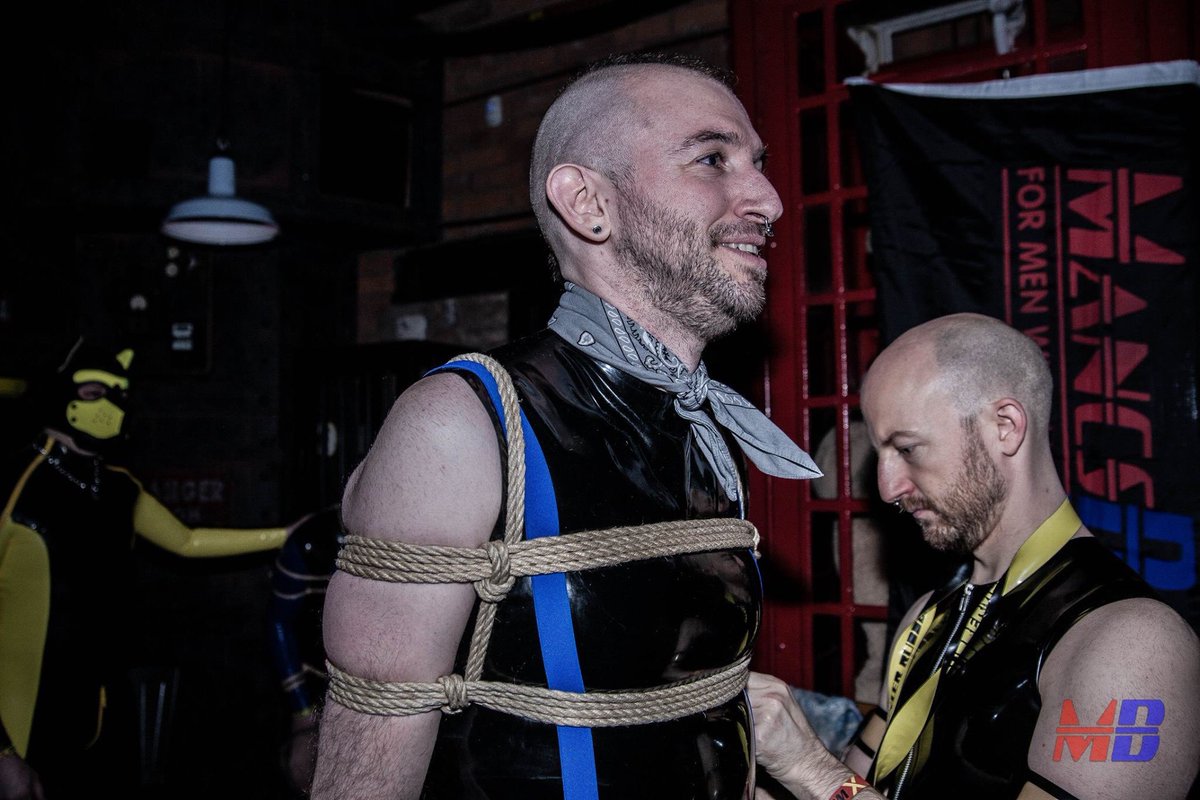 cuteplaytoy's tweet photo. : this guy knows the knots! It was a pleasure playing with @yoda_13 at @mancsbound #MRMX #bondageboy #gaybondage #ropebondage #malebondage #gayfetish #fetishlife #mentiedup https://t.co/pqCV0GEEZT