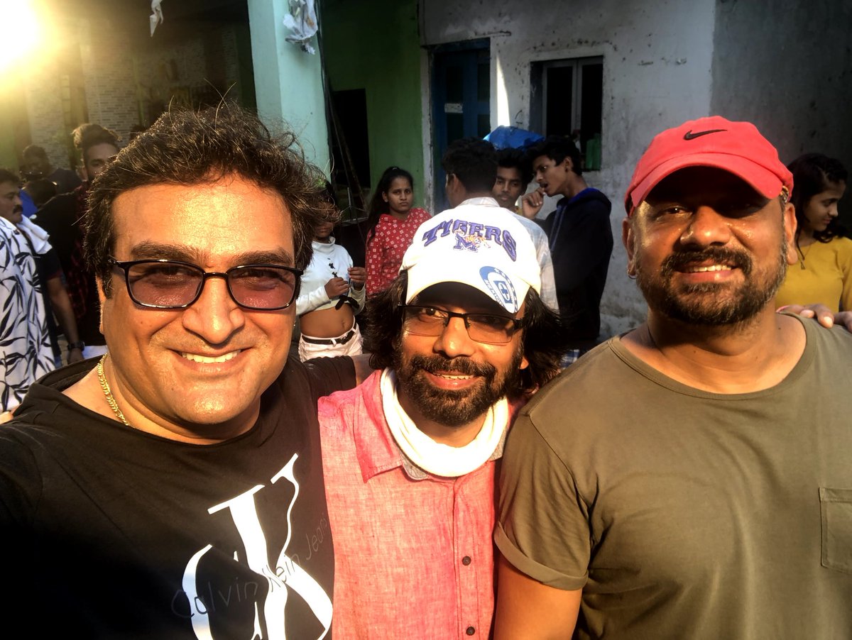 RajanModi10's tweet photo. Dance dance of Longie Fernandes #dancedirector #dance #shaileshawasthi #decentboy #artist #artistlife #actor #actorslife #hindifilms #hindicinema #bollywoodfilms #bollywoodcinema #bollywoodnews https://t.co/TBGxZ1Ror9