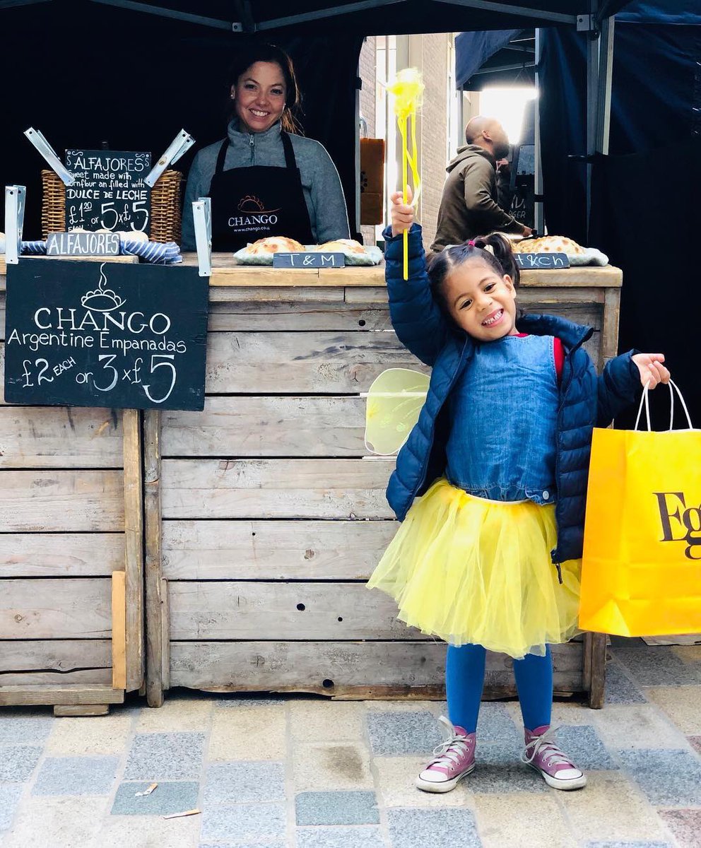 ChangoEmpanadas's tweet photo. Put your hands in the air if you love empanadas! π Make like @quickbrownfoxuk_minis (IG) and get yourself down to one of our markets for an authentic taste of #Argentina in the heart of London. πFind us: https://t.co/6xsZSL92Ct
#LetsGoChango https://t.co/vedjZsVSOy