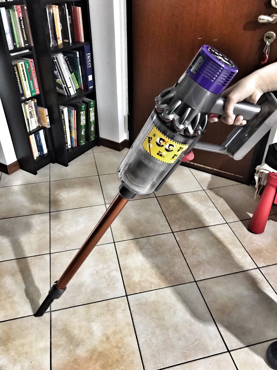 iosonolacora's tweet photo. Mattinata dedicata a lavorare sul #web : eliminate tutte le ragnatele in casa! ๐ธ๐ท
#nonsolodigital
#reallife
#LoveTwitter anche mentre faccio i mestieri!
In foto: il mio aiutante๐ https://t.co/BWv5nF8wB4