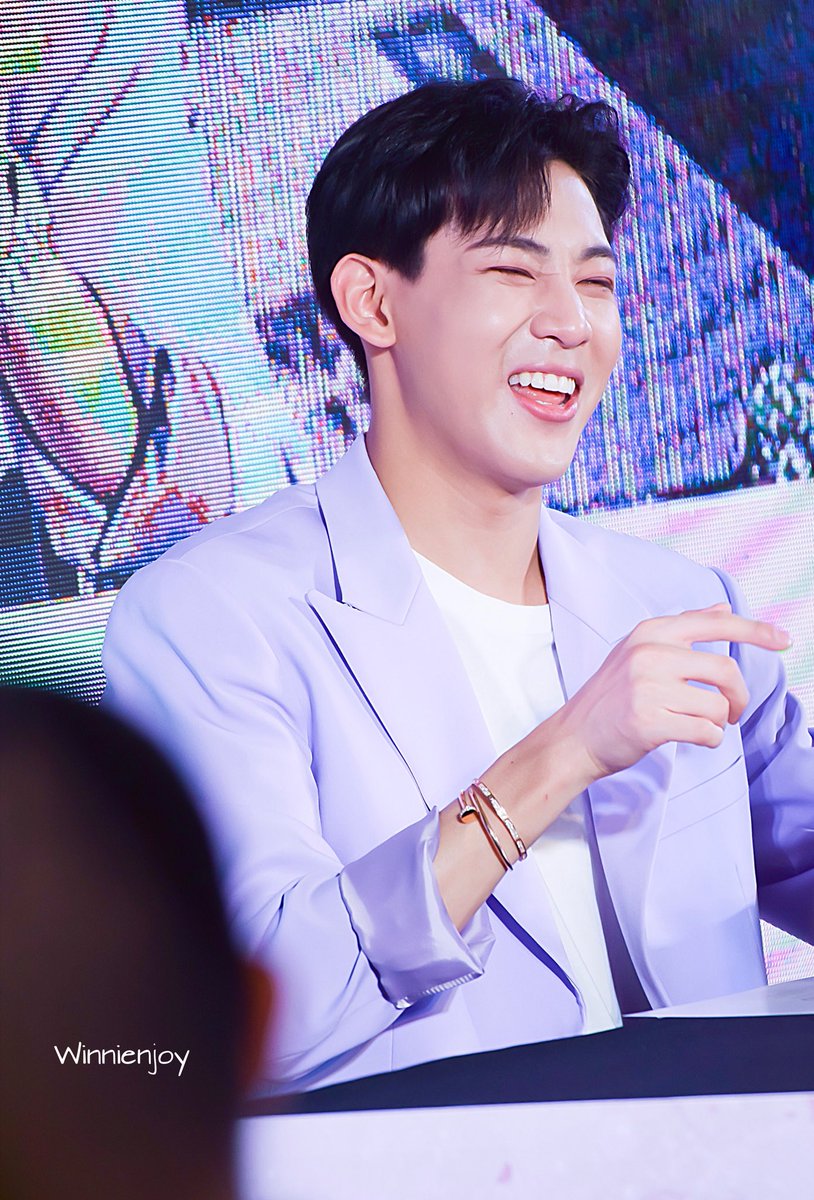 markbamfictions's tweet photo. หนูคนเดียว💛

Igot7 fighting ✌💚

#BBMAsTopSocial GOT7 
@GOT7Official 💖💖💖 https://t.co/E70w25nDlw