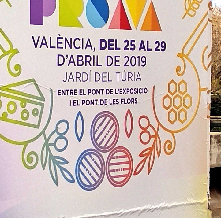ValenciAnoBeni's tweet photo. Pedazo de sitio en el río, que aún no estaban las casetas montadas del todo y había un sinfín de recobecos. Flipando anoche con la cantidad de gente que había 😈 Para mí, la mejor zona y la más discreta aunque no haya feria. https://t.co/2z8aaTtJpe