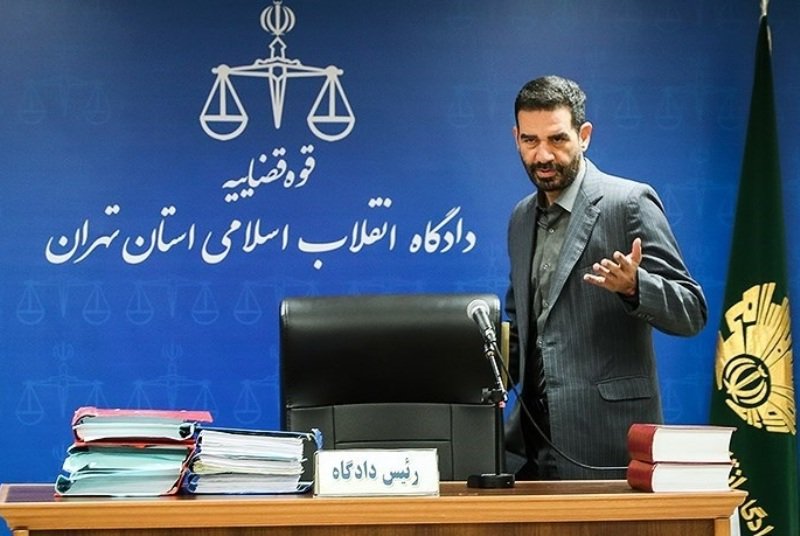 IRNA_1313's tweet photo. قاضی مسعودی:
- زمانی که متهمان بانک سرمایه برای اجرای حکم احضار شدند، نمی‌دانم چرا هر سه نفر همزمان سکته کردند
- در حال حاضر پرویز کاظمی به زندان رفته است و در خصوص دو محکوم دیگر، اگر محکومان توانایی تحمل حبس را ندارند، باید در بهداری حبس تحمل حبس کنند
https://t.co/5eQOCrOptQ https://t.co/kh2SXO8T3R