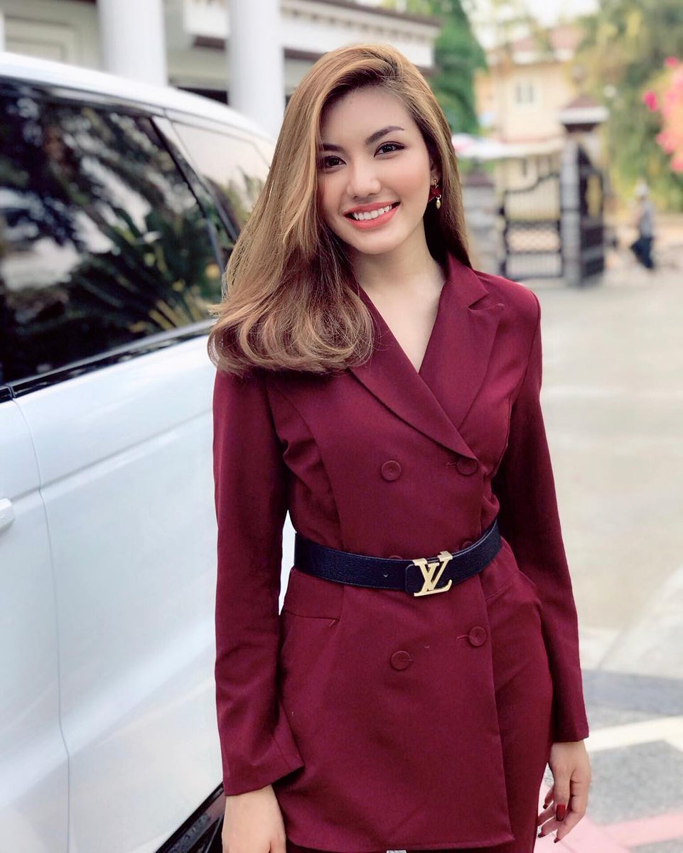 WeMediaMM's tweet photo. Red Fashion ❤
Actress May Myint Mo
#WeMedia #Myanmar #Actress https://t.co/bxKKkQv6Ib