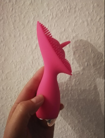 merourii's tweet photo. "Die Bedienunng ist auch sehr einfach er hat 10 verschiedene Vibrations einstellungen. Sogar mein Mann ist hellauf begeistert. Da er Wasserfest ist habe ich ihn sofort mit unter die Dusche genommen und getrestet und es war einfach nur der Hammer." https://t.co/D3dJ1ao9YT  
#toy https://t.co/82PFsGP01u