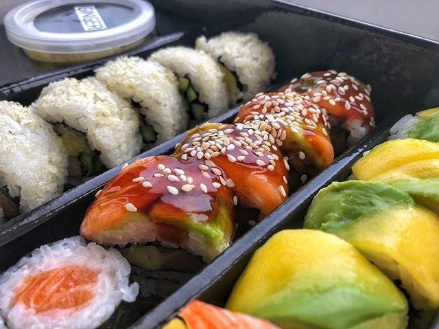 Riiiimms's tweet photo. Wait, it’s Wednesday already?
.
.
#sofuneating #sushi #cravings #yummy #delicious #sushitime #foodpics #instafood #beirut #lebanon #sushirolls #obisushi #foodgasm #forkyeah #lebanesefoodies https://t.co/1bVAXrA8lP https://t.co/03LLLez86I