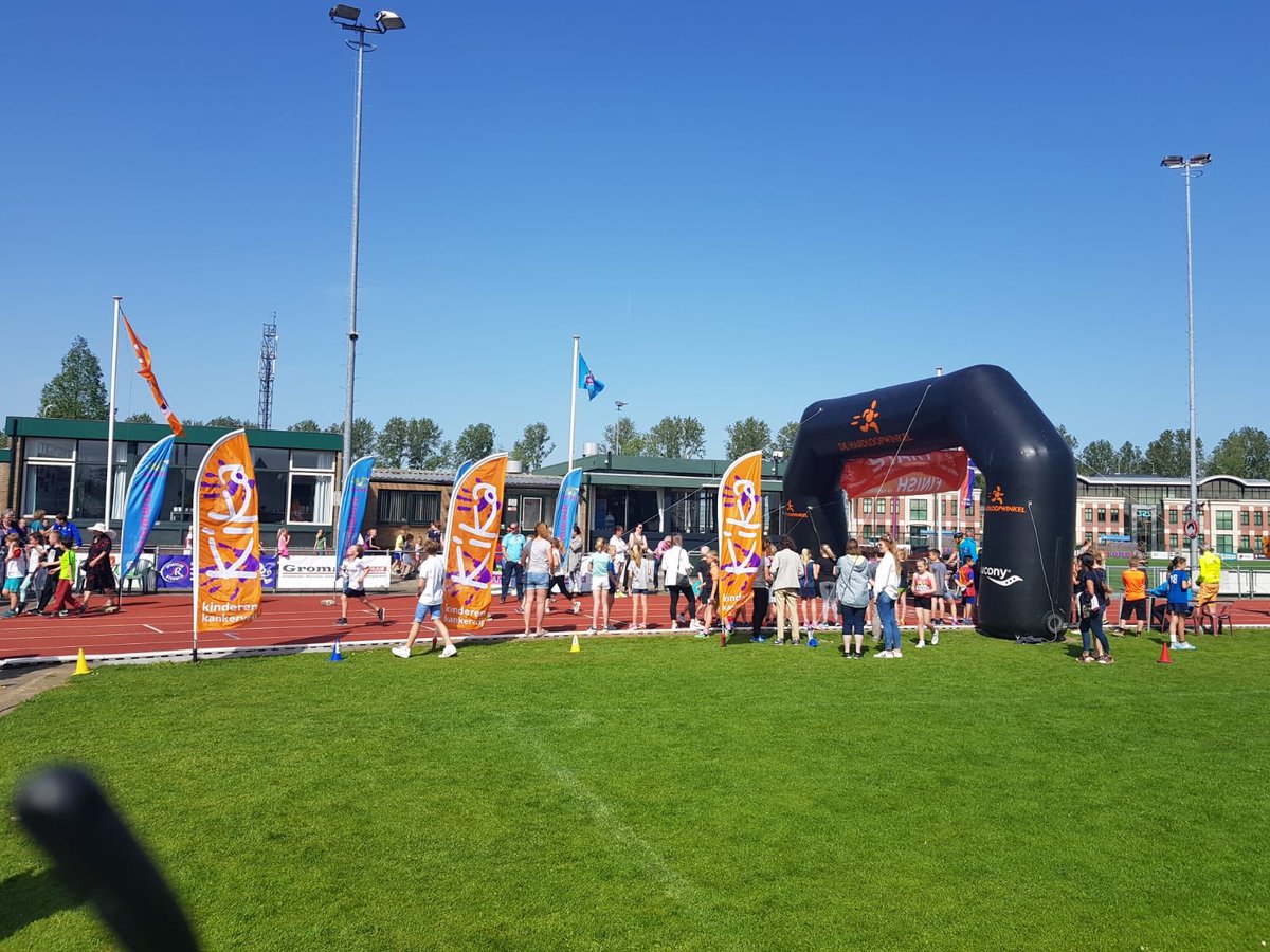 Wat een prachtige sponsorloop hebben we vanmorgen gehad!! Met de hele school hebben we gerend voor de strijd tegen kanker! We zijn trots op jullie!! #samenlerenwehetleven