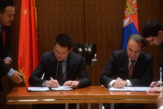 DarkoBulatovic_'s tweet photo. Градоначелник Ниша Дарко Булатовић присуствовао је, као члан државне делегације Србије на самиту ''Појас и пyт'' у Пекингу, потписивању Меморандума о разумевању између Владе Србије и компаније Хуавеј за пројекат Паметни градови Ниш, Београд и Нови Сад. https://t.co/XCDPHafAgb