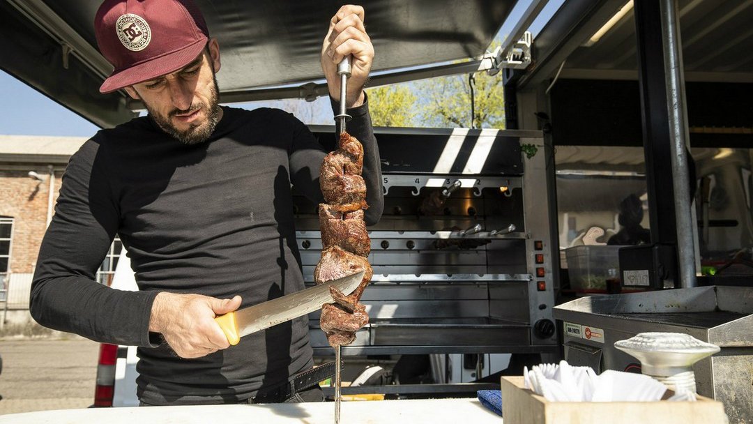 2night_it's tweet photo. Ho scoperto i campioni regionali della Guida Street Food Gambero Rosso https://t.co/Slh4jJhgsT https://t.co/pP38fa3p6L