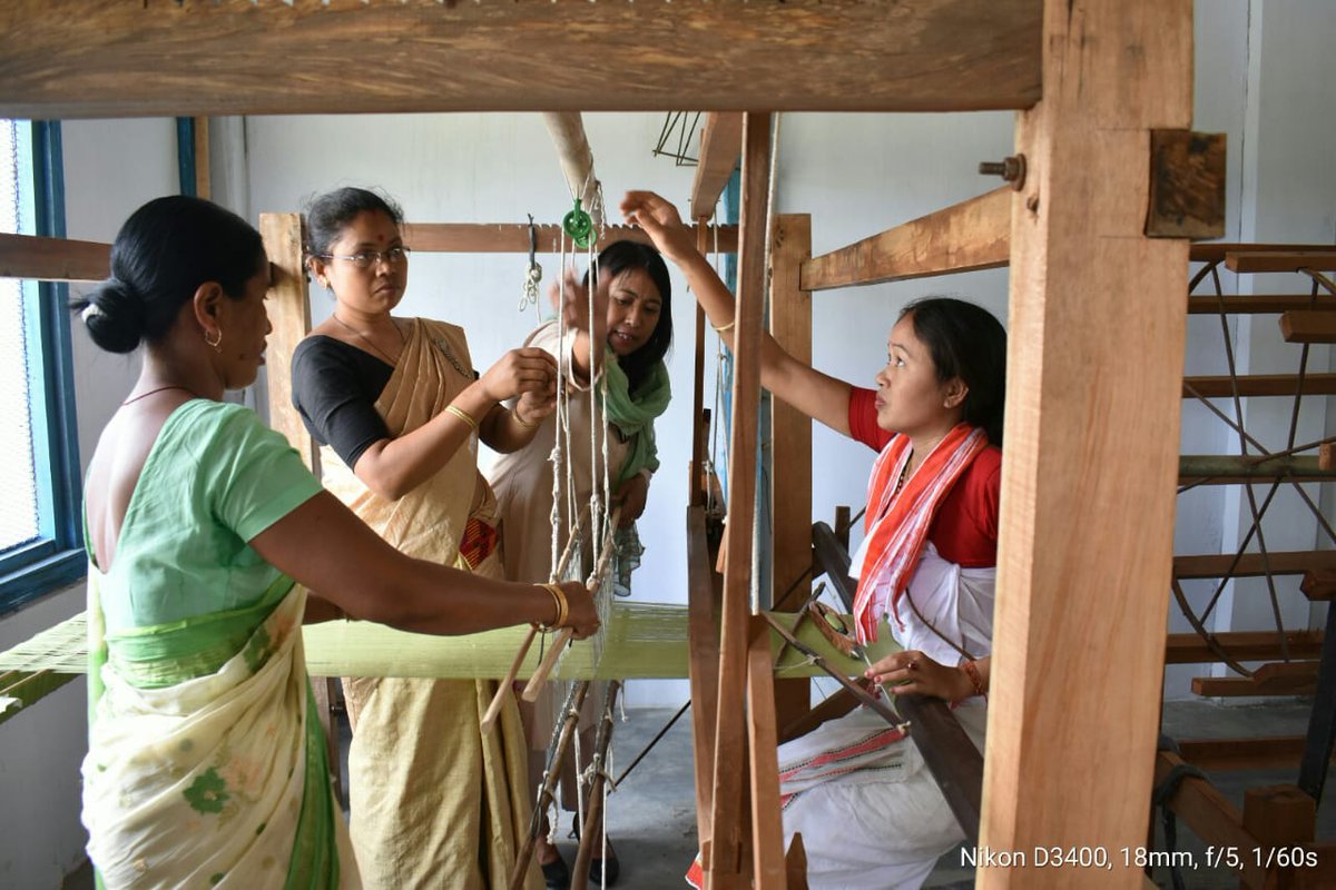 TextileSSC's tweet photo. TOT program plays an important role in the flagship #PMKVY program. Engages participants in a comprehensive, multi-day distributive learning process that builds knowledge and skills required for effective training. Today @TextileSSC commenced a TOT program at @Chanucreations . https://t.co/6Tzmz5wSP0